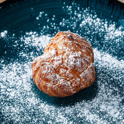 Профитроли 1 шт в Причал по цене 70 ₽