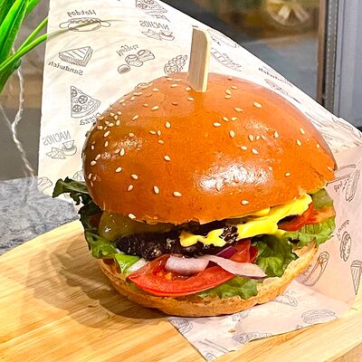 Hot Burger в 12Burgerz по цене 290 ₽