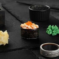 Гункан креветка спайси в Маэстро Kaiseki Ryori