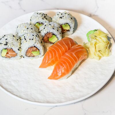 Сет ролл с лососем и нигири лосось в Delicates Club по цене 1140 ₽