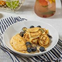 Мини-оладьи с ягодами в Кафе-бар Kitchen