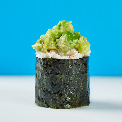 Гункан Креветка с гуакамоле в Русалочка любит суши по цене 190 ₽