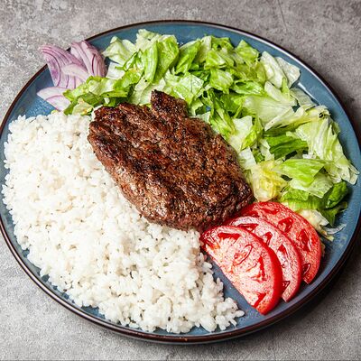 Стейк из говяжьей вырезки с рисом в ГироГирос по цене 1050 ₽