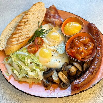 Сытный английский завтрак в Пойду Поем по цене 560 ₽