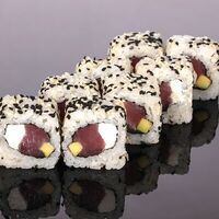 Ролл с тунцом в Roll & Wok