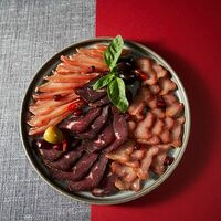 Ассорти мясных деликатесов в MARSALA