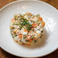 Оливье с цыпленком, заправленный сметаной в Cook cafeshop