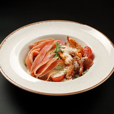 Цезарь с красной рыбой в Pinta Haus по цене 750 ₽