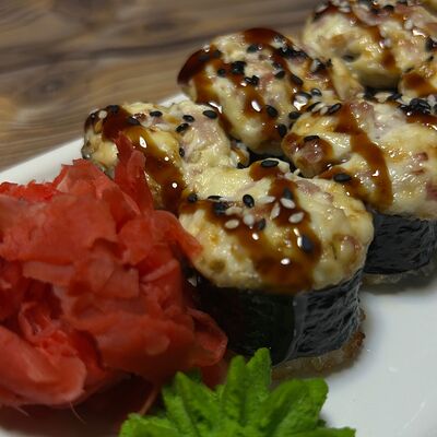 Запеченный ролл с беконом в Камчатка по цене 549 ₽