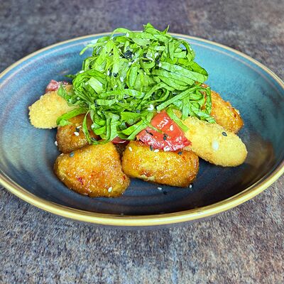 Закуска из баклажанов с хрустящей моцареллой в Pink milk x Lift по цене 690 ₽