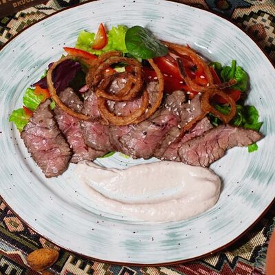 Салат с ростбифомв Kish-Mish по цене 700 ₽