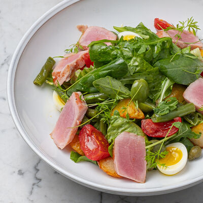 Салат Нисуаз в Monica по цене 890 ₽