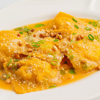 Равиоли с креветками в Morricone pizza & wine по цене 780 ₽