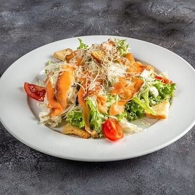 Цезарь с лососем в Заречный по цене 630 ₽