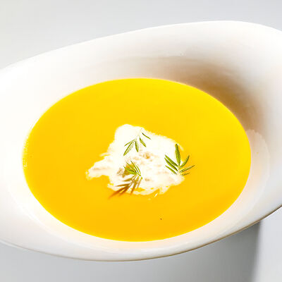 Тыквенный крем-суп со страчателлой в Вартазия по цене 860 ₽