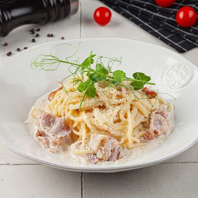 Спагетти Карбонара в Вэллей кафе по цене 640 ₽