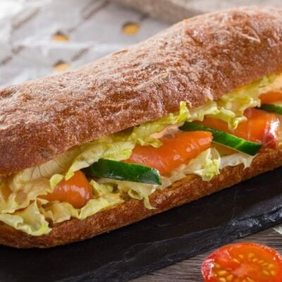 Сэндвич с лососем в Поль Бейкери по цене 465 ₽