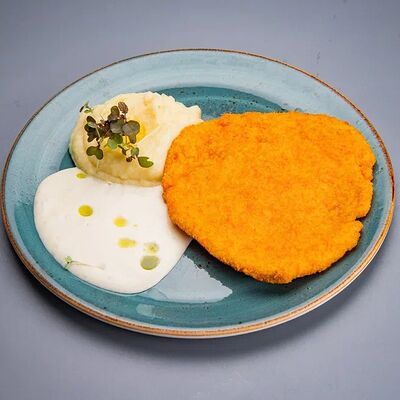 Шницель с пюре в Лаврушка по цене 680 ₽