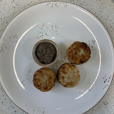 Капустные польпетти с грибным соусом в Кофеин по цене 210