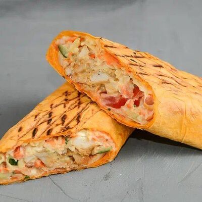 Шаурма из свинины в сырном лаваше в Burger house по цене 420 ₽