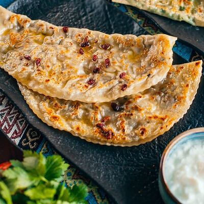 Кутаб с мясом Халяль в Почувствуй Вкус Азербайджана по цене 350 ₽