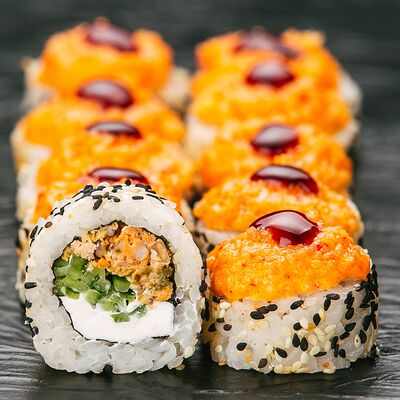 Запечённые мидии со спайси-крабом в Чоза по цене 449 ₽