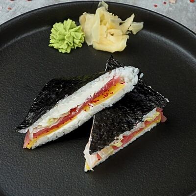 Сэндвич-ролл с тунцомв Edateca Едатека по цене 490 ₽