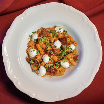 Паста с моцареллой и вялеными томатами в У БЕЛЛУЧЧИ круче по цене 670 ₽