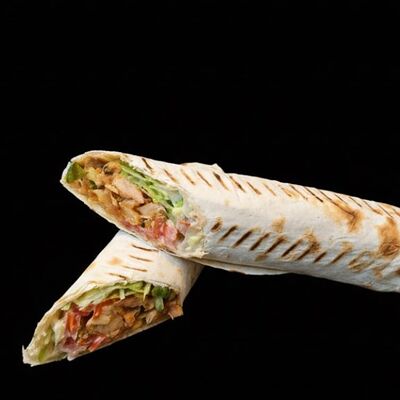 Шаурма классическая в Holy salt Шаурма Шашлык по цене 340 ₽