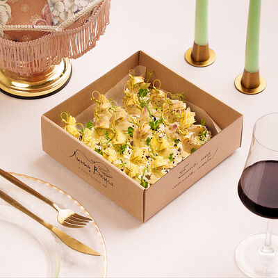 Канапе с артишоком и крошкой маслин на хрустящем крутоне в Линия Вкуса по цене 2500 ₽