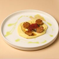 Жареные гребешки с кремом из картофеля в SCAT