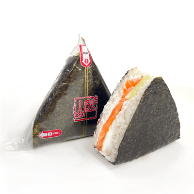 Онигири с лососем в Кинг роллс по цене 434 ₽
