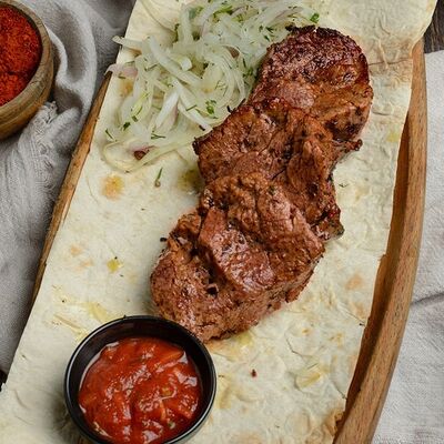 Шашлык из говяжьей вырезки в Мясье House по цене 1650 ₽