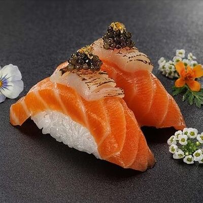 Суши лосось с гребешком голд в Bluefin по цене 2310 ₽