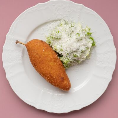 Киевская котлета, цезарь и пекорино в Pioner по цене 930 ₽