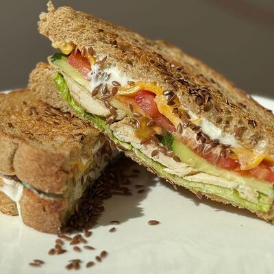 Сэндвич с курицей в Nutland по цене 399 ₽