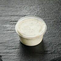 Фирменный йогуртно-чесночный соус в My Dear Kebab