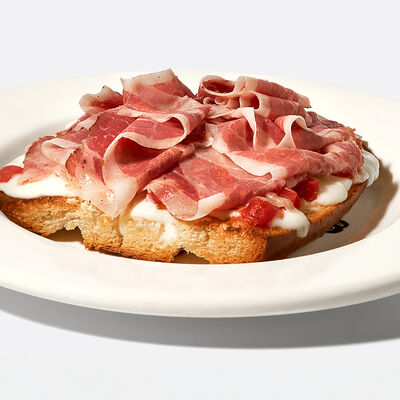 Горячий бутерброд с пастрами в Masa Madre по цене 1100 ₽