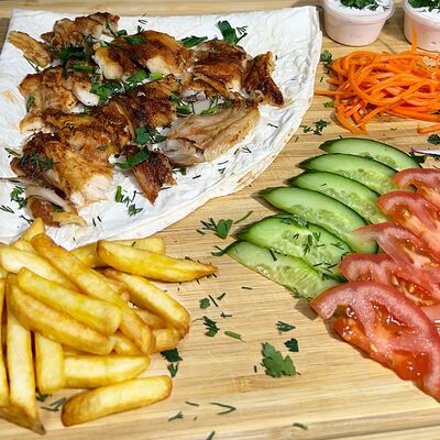 Шаурма на тарелке в Шаурму по цене 450 ₽
