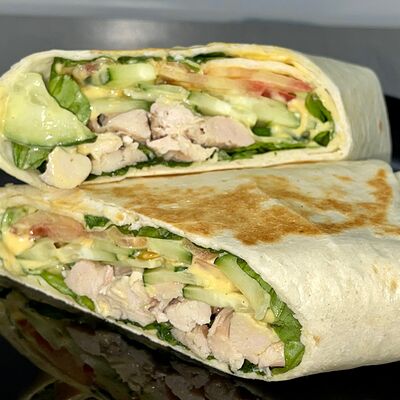 Завертон с курицей в Булка и Мясо по цене 430 ₽