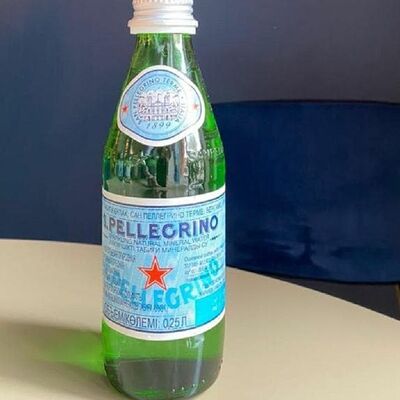 Вода San Pellegrino в Spletnicy cafe по цене 250