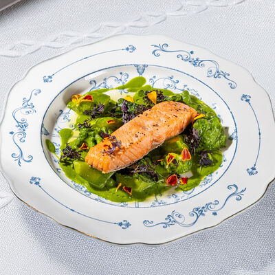 Филе карельской форели с овощамив Lores по цене 1390 ₽