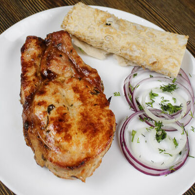 Корейка свиная на мангале в Гриль хаус по цене 360 ₽