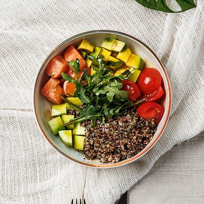 Боул с лососем и авокадо в Альбатрос по цене 720 ₽