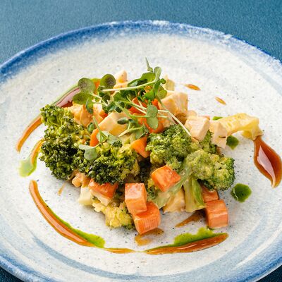 Куриное филе и брокколи в Мираж по цене 210 ₽