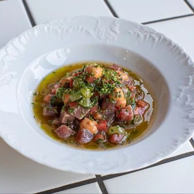 Севиче из тунца с виноградом и томатами в Dizengof/99 по цене 990 ₽