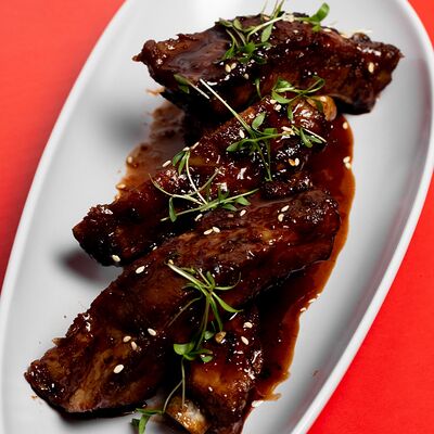 Ребра в остром соусе в Toki Poki по цене 650 ₽