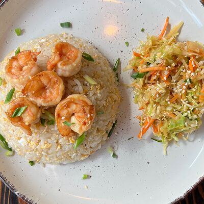 Жареный рис с креветками и яйцом в тайском стилев Bao Bao Лапша по цене 720 ₽