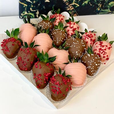 Клубника в шоколаде набор 8 в Berry prime по цене 2990 ₽