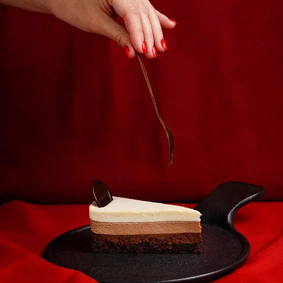 Торт Три шоколада 90 г в Гридневъ-Хлебъ по цене 330 ₽